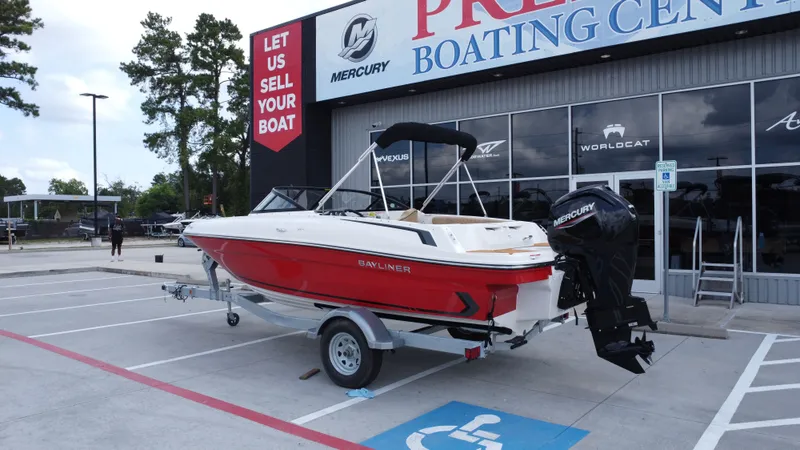 Slide: The Image of Bayliner VR4 Bowrider OB 2025 - 5