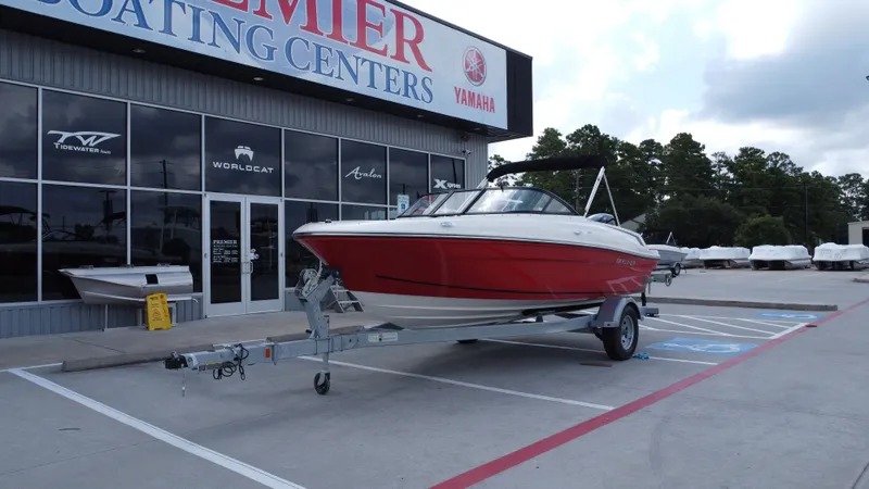 Slide: The Image of Bayliner VR4 Bowrider OB 2025 - 8