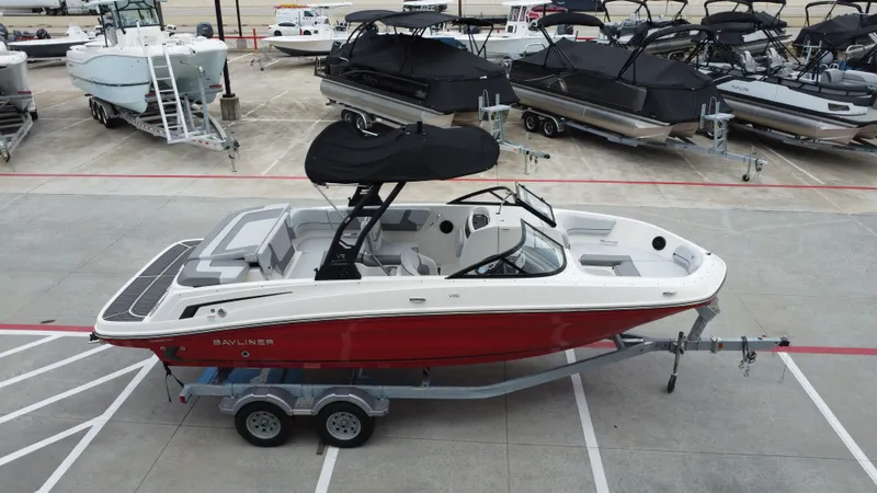 Slide: The Image of Bayliner VR6 2025 - 13
