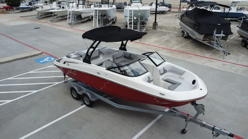 Slide: The Image of Bayliner VR6 2025 - 14