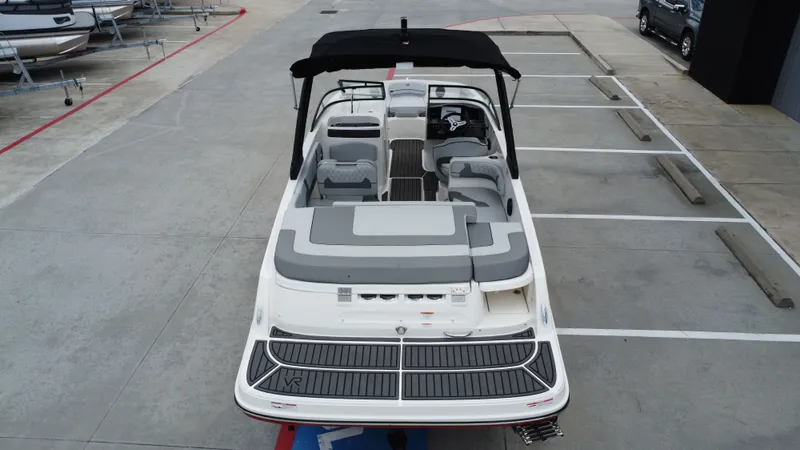 Slide: The Image of Bayliner VR6 2025 - 19