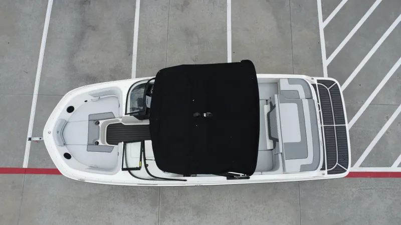 Slide: The Image of Bayliner VR6 2025 - 20