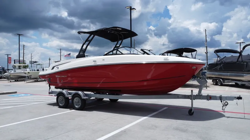 Slide: The Image of Bayliner VR6 2025 - 7