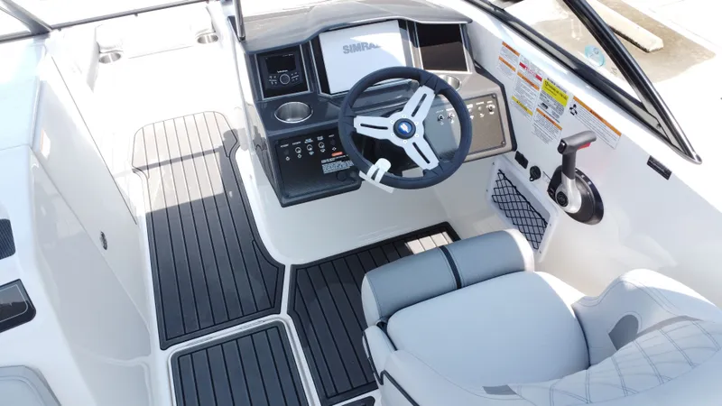 Slide: The Image of Bayliner VR6 2025 - 23