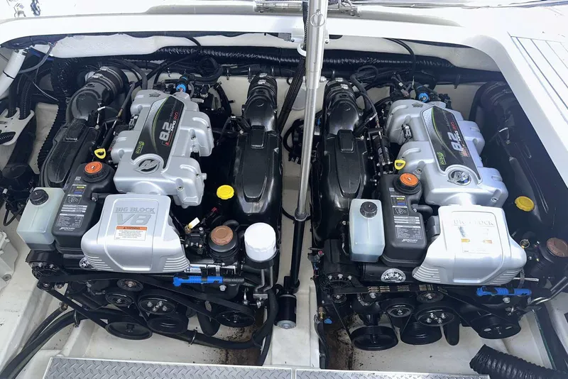 Slide: The Image of 2018 Formula 350 Sun Sport engine compartment with dual powerful engines. - 46