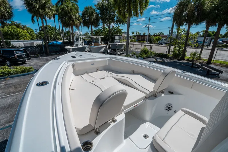 Slide: The Image of Sea Hunt Ultra 265 SE 2026 - 23