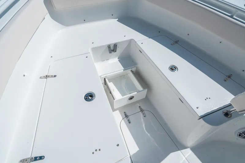 Slide: The Image of Sea Hunt Ultra 265 SE 2026 - 27