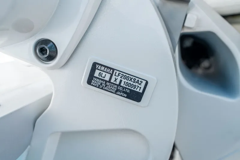 Slide: The Image of Sea Hunt Ultra 265 SE 2026 - 30