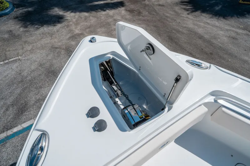 Slide: The Image of Sea Hunt Ultra 265 SE 2026 - 28