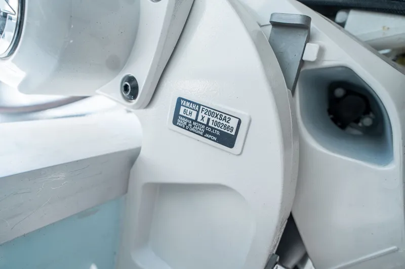 Slide: The Image of Sea Hunt Ultra 265 SE 2026 - 31