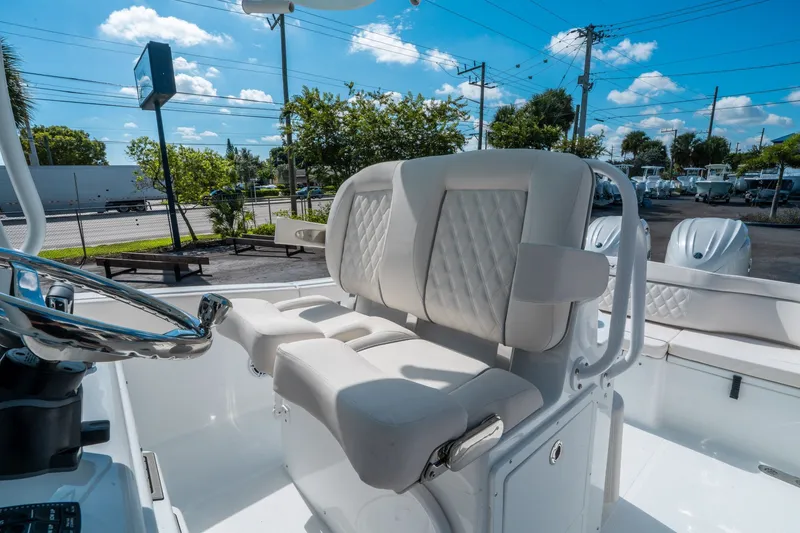 Slide: The Image of Sea Hunt Ultra 265 SE 2026 - 21