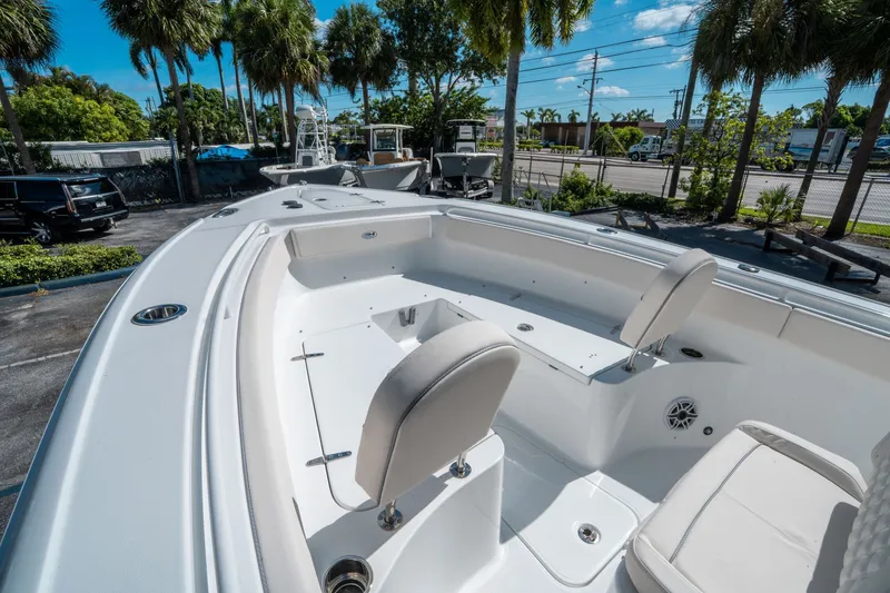 Slide: The Image of Sea Hunt Ultra 265 SE 2026 - 25