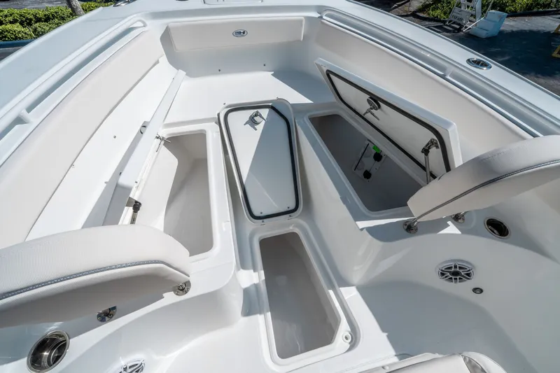 Slide: The Image of Sea Hunt Ultra 265 SE 2026 - 26