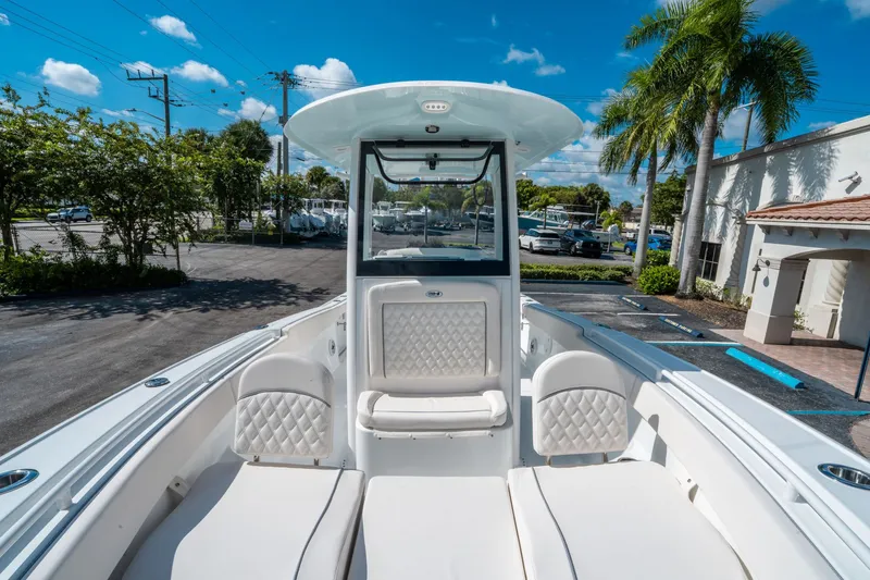 Slide: The Image of Sea Hunt Ultra 265 SE 2026 - 29