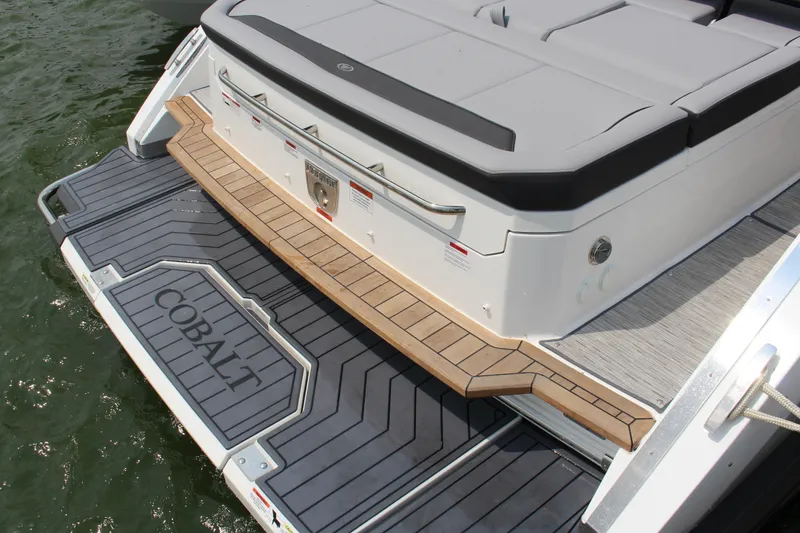 Slide: The Image of 2025 Cobalt R35 boat with sleek swim platform and cushioned seating. - 37