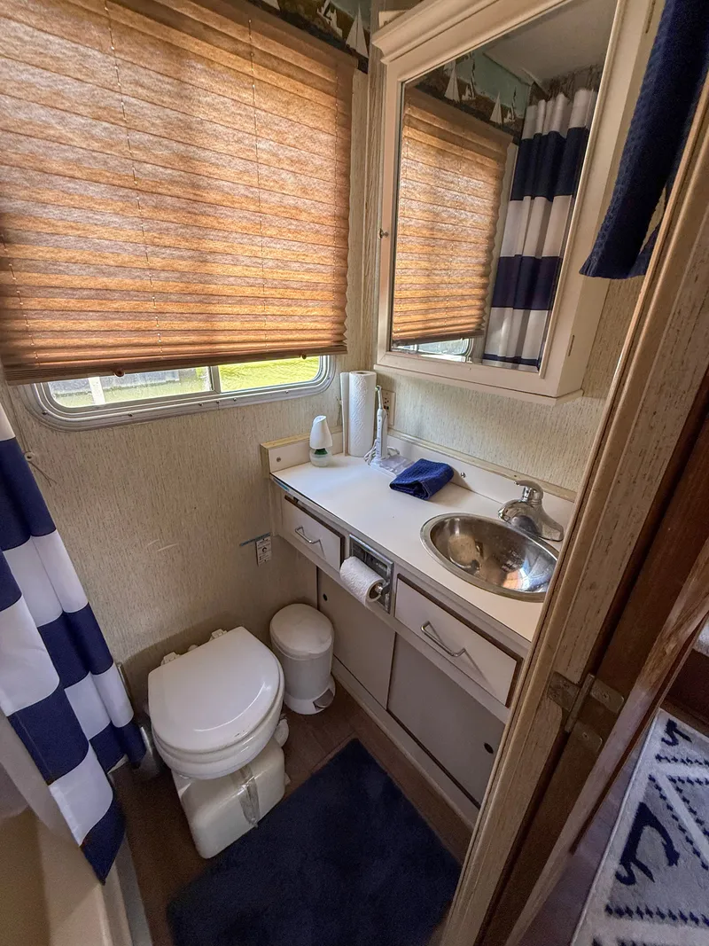 Slide: The Image of Gibson 41 Standard 1988 - 37