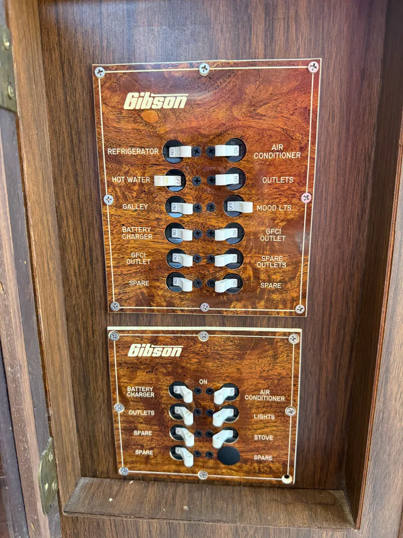 Slide: The Image of Gibson 41 Standard 1988 - 50