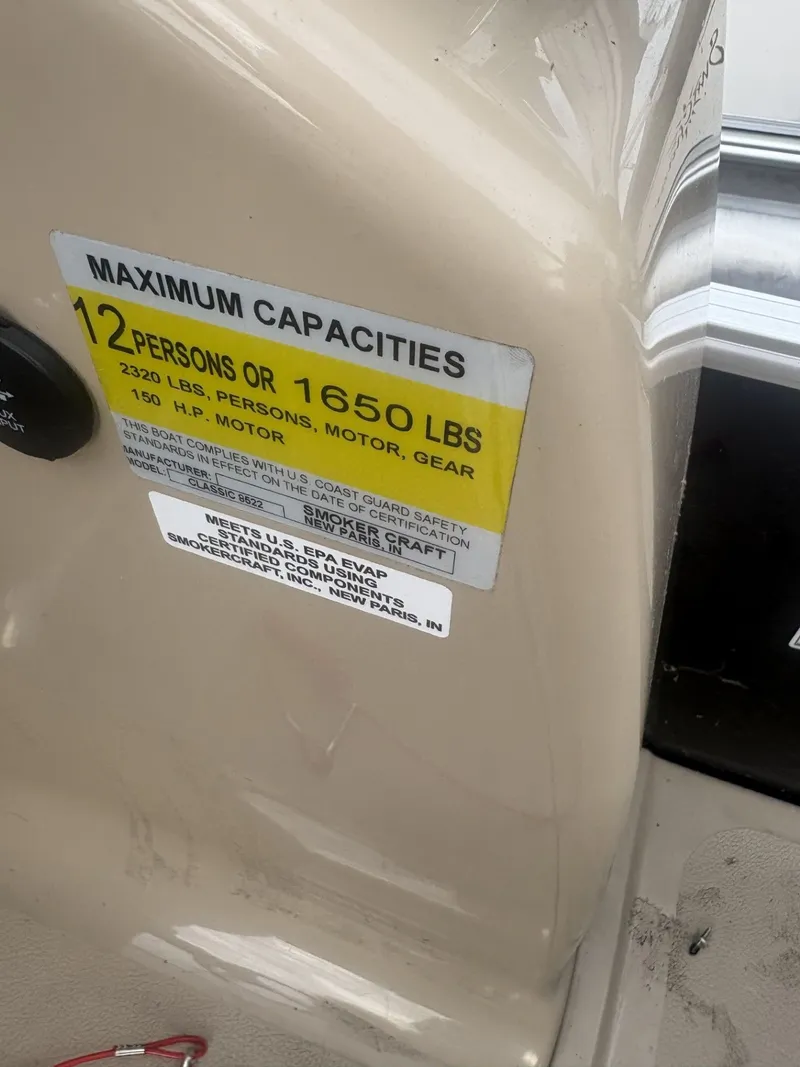 Slide: The Image of SunChaser Classic Fish 8522 DLX 2017 - 29