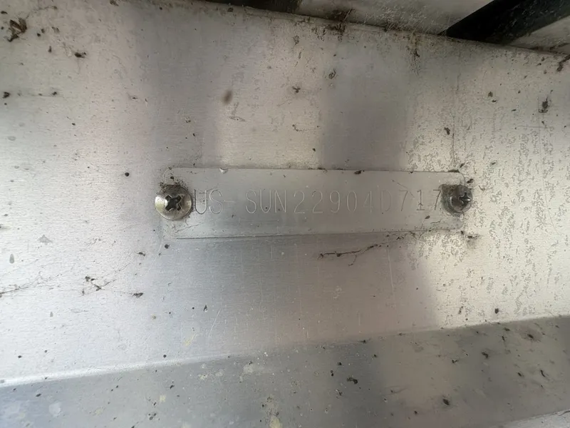 Slide: The Image of SunChaser Classic Fish 8522 DLX 2017 - 30