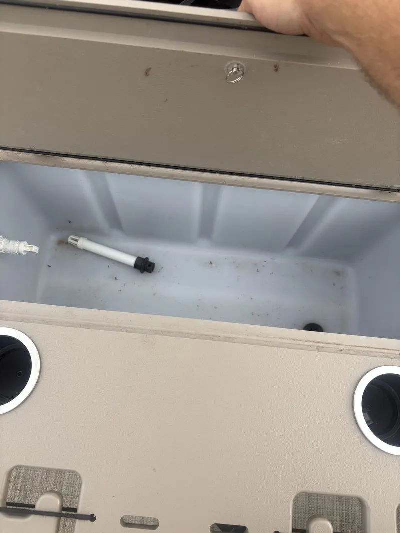 Slide: The Image of SunChaser Classic Fish 8522 DLX 2017 - 9