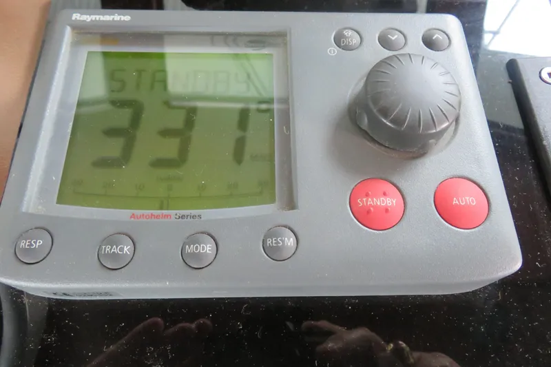 Slide: The Image of Raymarine Autopilot control panel on 1986 Hatteras 58 Motor Yacht, displaying heading 331. - 46