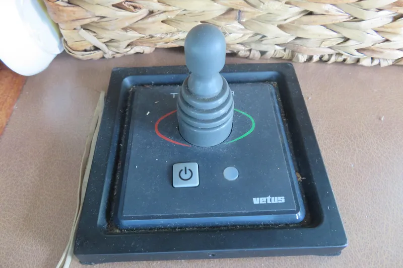 Slide: The Image of Joystick control panel on 1986 Hatteras 58 Motor Yacht, featuring Vetus branding. - 54