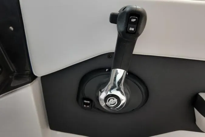 Slide: The Image of Throttle control lever on 2024 Monterey M-225 boat dashboard. - 36