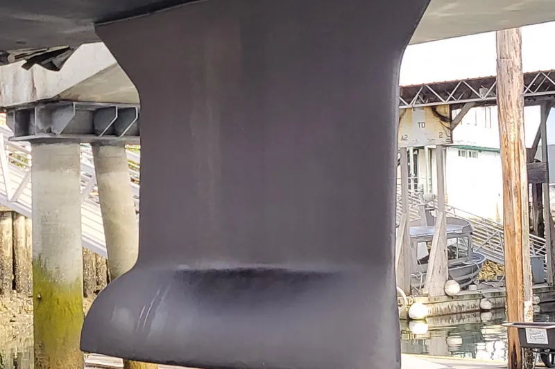 Slide: The Image of Underwater view of Jeanneau Sun Odyssey 43 DS keel, 2002 model, dockside. - 14