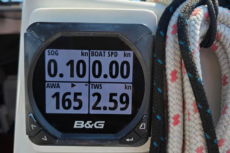 Slide: The Image of B&G marine display on 1991 Beneteau 35.5 S5, showing speed and wind data. - 19