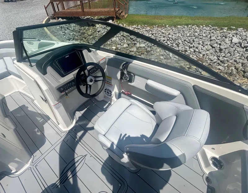 Slide: The Image of Chaparral 21 SSi 2026 - 16