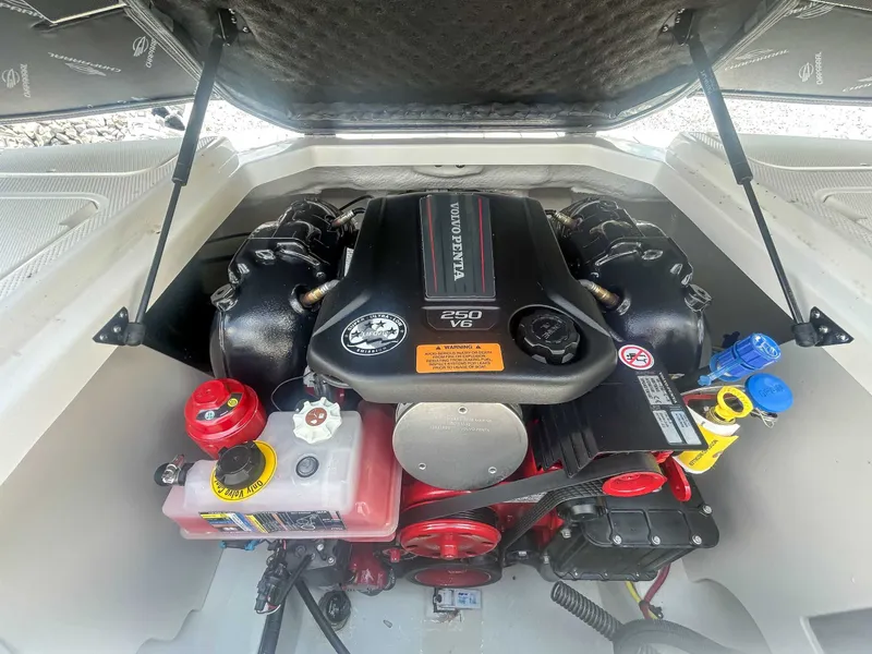 Slide: The Image of Chaparral 21 SSi 2026 - 20