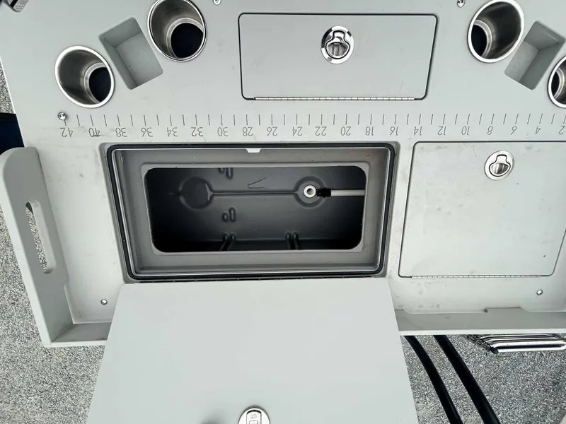 Slide: The Image of Premier 230 SunSation Angler 2024 - 11