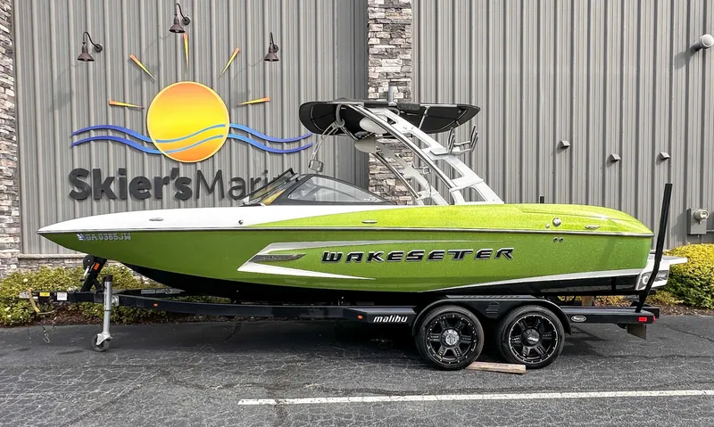 The Image of Malibu Wakesetter 22 MXZ 2014 - 1