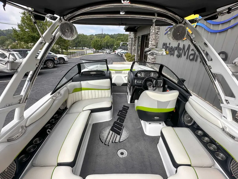Slide: The Image of Malibu Wakesetter 22 MXZ 2014 - 10