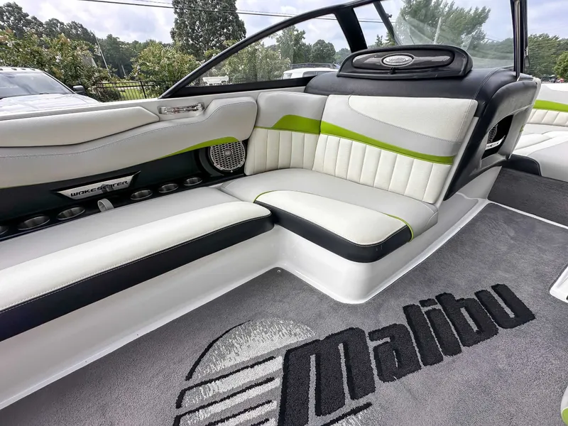 Slide: The Image of Malibu Wakesetter 22 MXZ 2014 - 13