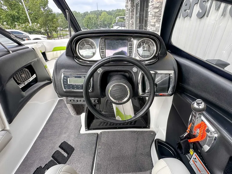 Slide: The Image of Malibu Wakesetter 22 MXZ 2014 - 15