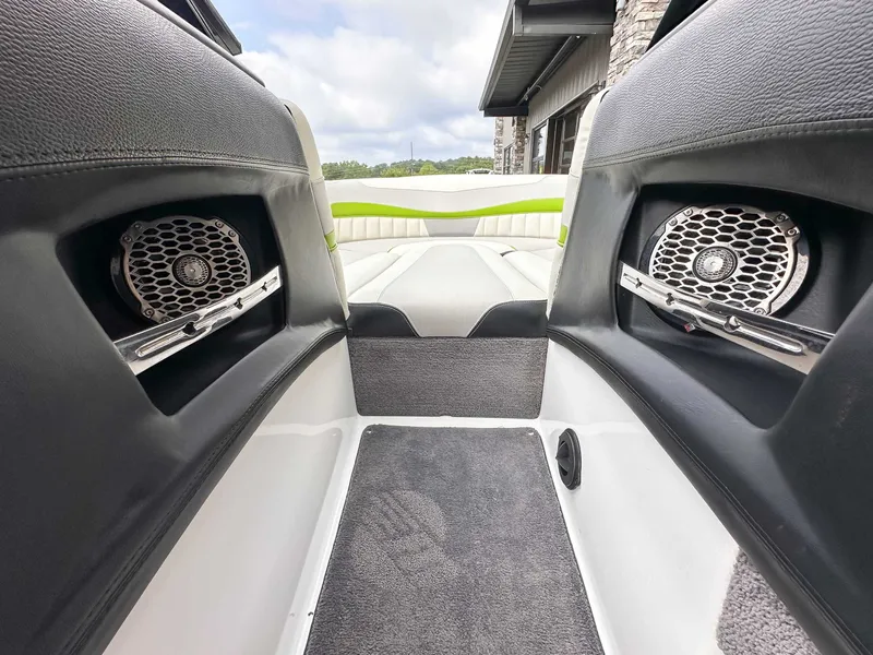 Slide: The Image of Malibu Wakesetter 22 MXZ 2014 - 20