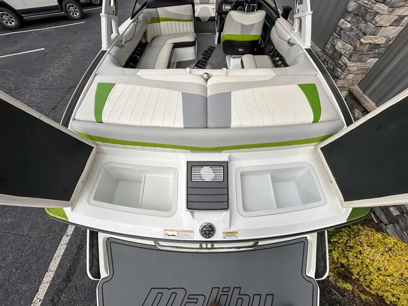 Slide: The Image of Malibu Wakesetter 22 MXZ 2014 - 21