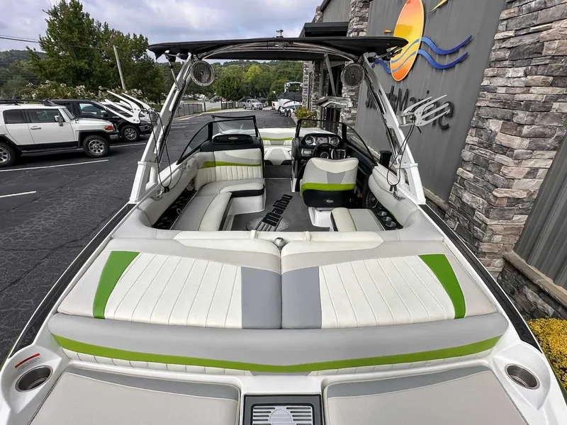 Slide: The Image of Malibu Wakesetter 22 MXZ 2014 - 8