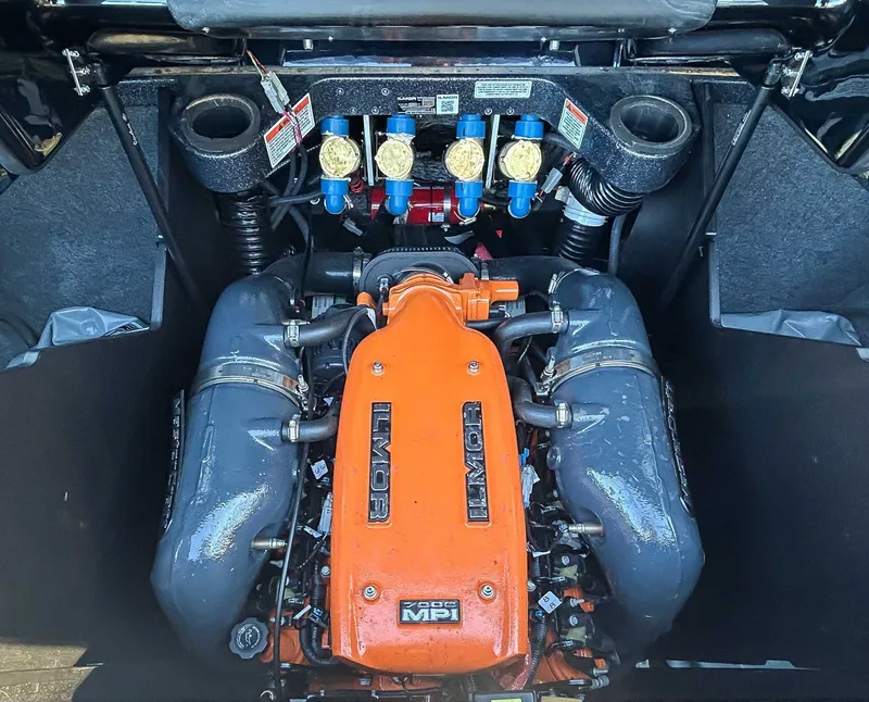 Slide: The Image of MasterCraft X24 2019 - 17