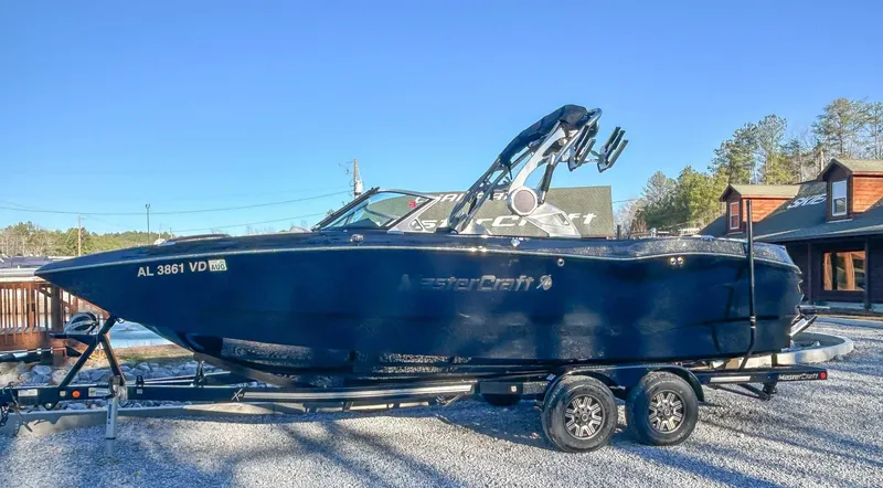 Slide: The Image of MasterCraft X24 2019 - 6