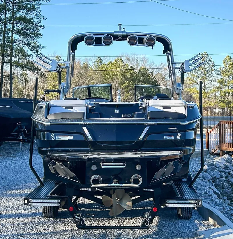 Slide: The Image of MasterCraft X24 2019 - 7