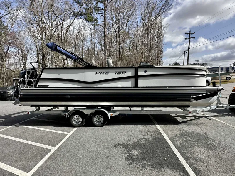 Slide: The Image of Premier 250 Solaris RL 2024 - 5