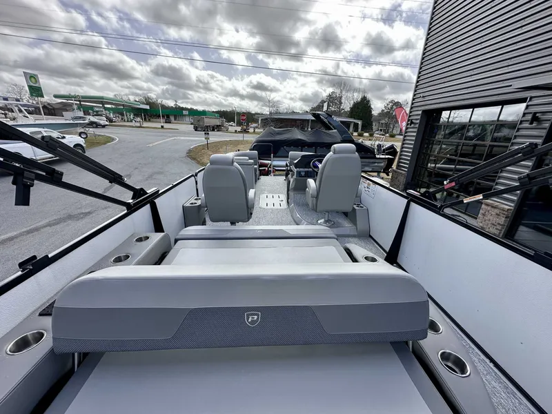 Slide: The Image of Premier 250 Solaris RL 2024 - 9