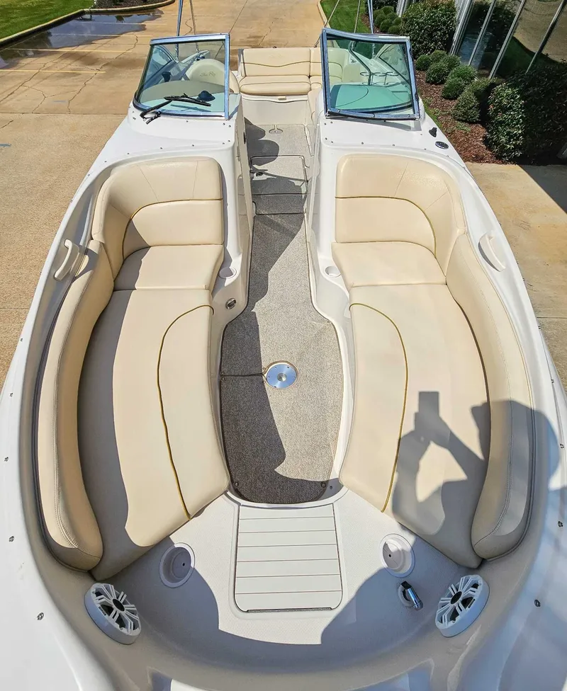 Slide: The Image of Sea Ray 240 Sundeck 2001 - 11