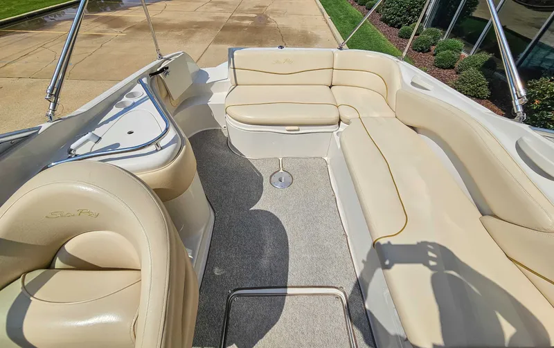 Slide: The Image of Sea Ray 240 Sundeck 2001 - 12