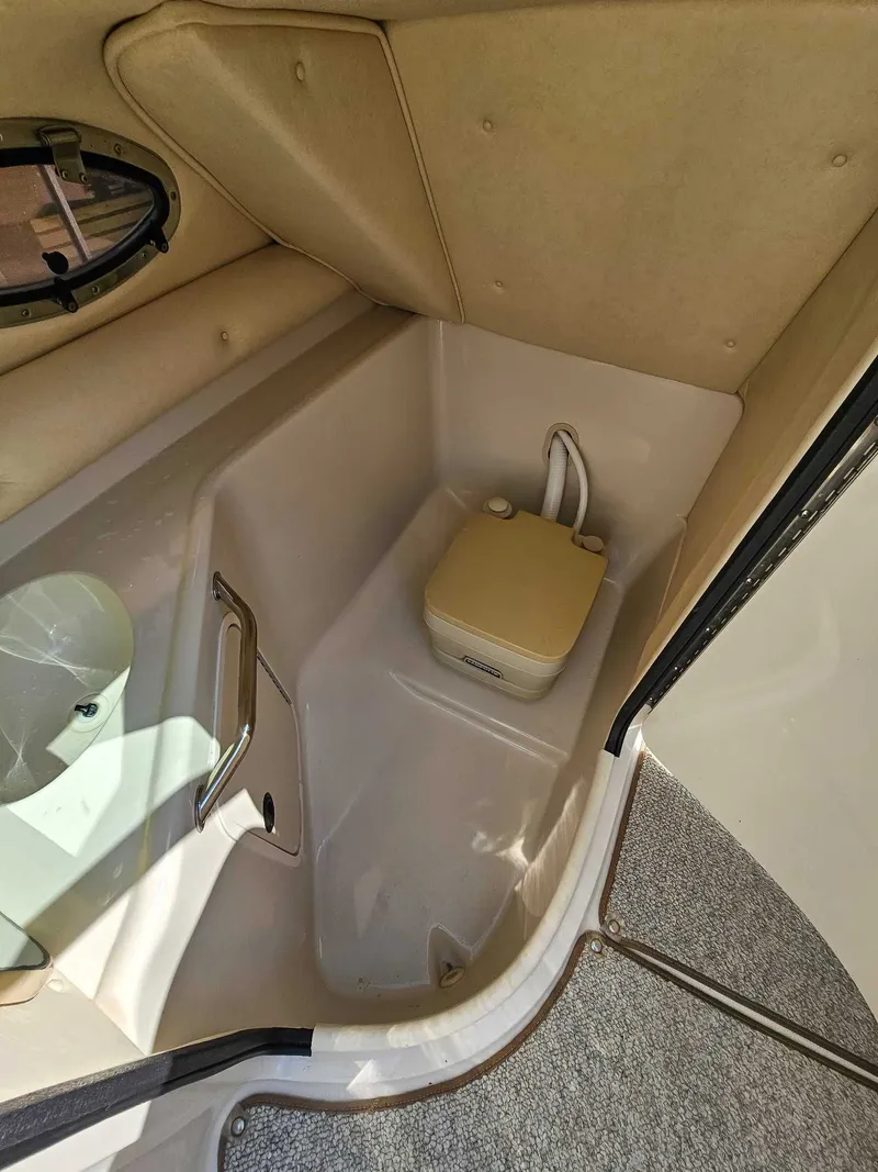 Slide: The Image of Sea Ray 240 Sundeck 2001 - 14