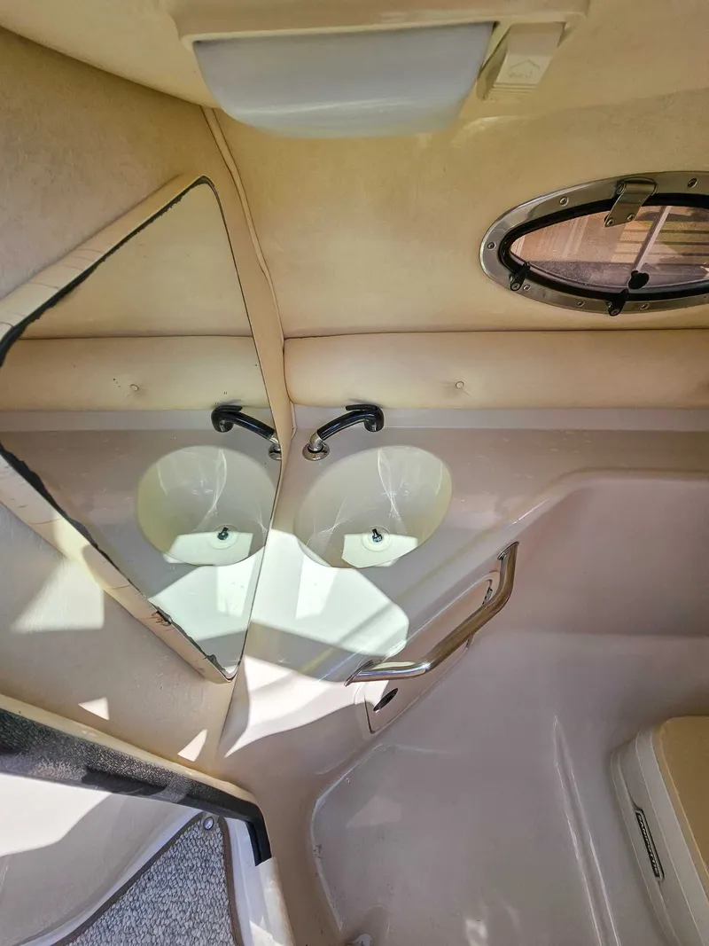 Slide: The Image of Sea Ray 240 Sundeck 2001 - 15