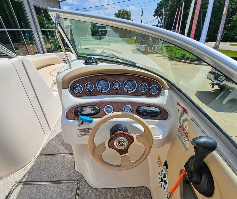 Slide: The Image of Sea Ray 240 Sundeck 2001 - 17