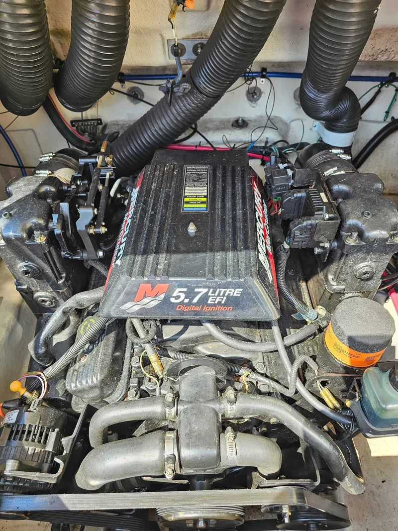 Slide: The Image of Sea Ray 240 Sundeck 2001 - 18